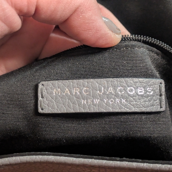 Like New! Marc Jacobs Signature Bag, Grey With Dust Cover - Picture 7 of 12